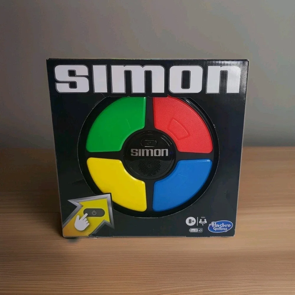 Hasbro SIMON Says Classic Memory Electronic Game 2020 Version BRAND NEW